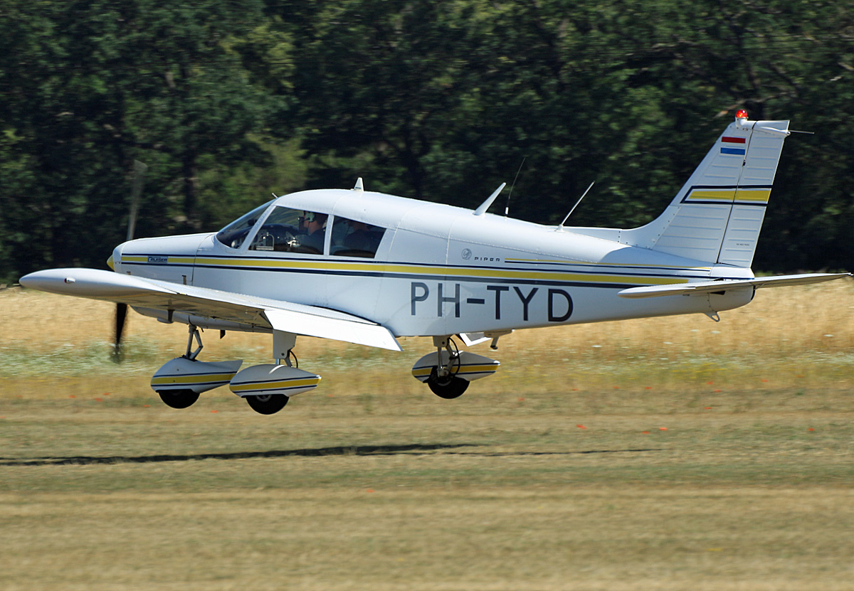 Private Piper PA-28-140, PH-TYD, Flugplatz Bienenfarm, 02.07.2022