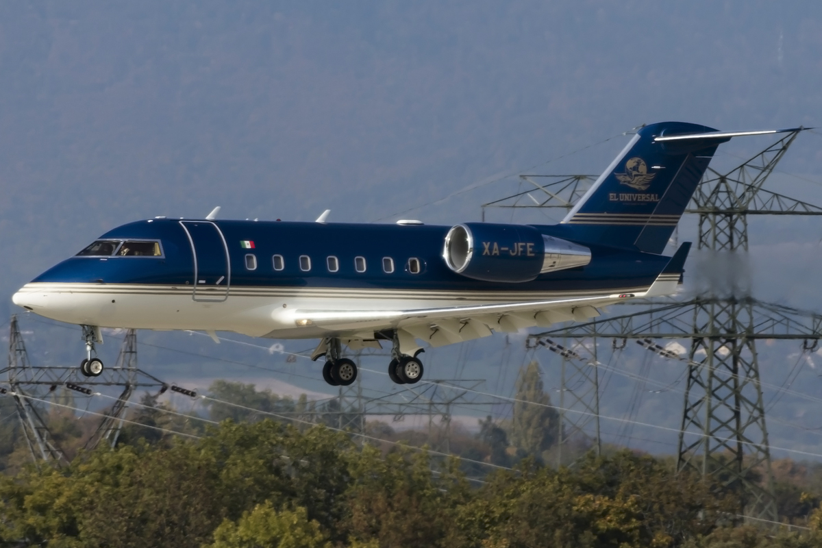 Private, XA-JFE, Bombardier, CL-600-2B16 Challenger 604, 17.10.2015, GVA, Geneve, Switzerland





