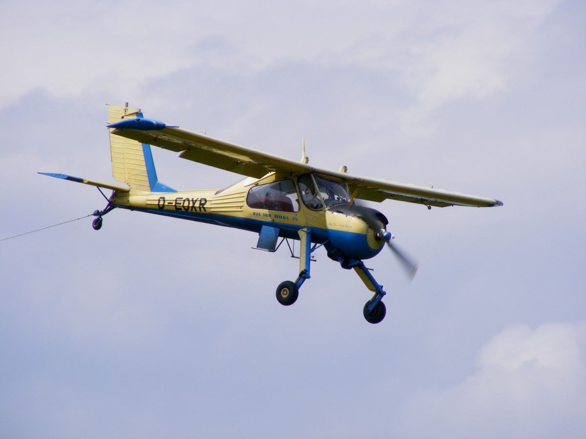 PZL 104 Wilga 35, D-EOXR, bei der Landung am Flugplatz Rudolstadt-Groschwitz (EDOK), 26.7.2014