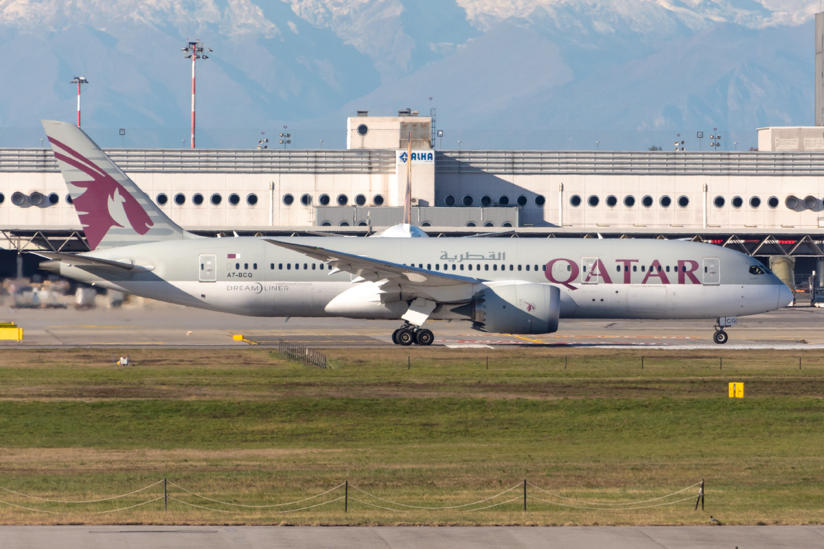 Qatar Airways, A7-BCQ, Boeing, B787-8, 06.11.2021, MXP, Mailand, Italy