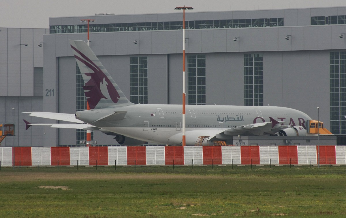 Qatar Airways,F-WWST,Reg.A7-APA,(c/n0137),Airbus A380-861,22.04.2014,XFW-EDHI,Hamburg-Finkenwerder,Germany