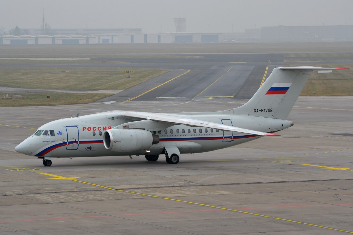 RA-61706 Rossiya - Russian Airlines Antonov An-148-100B   06.03.2014
Berlin-Schönefeld   aus St. Petersburg kommend