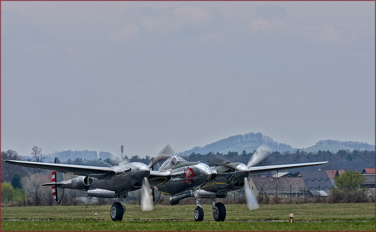 Red Bull N25Y; Lockheed P-38 Lightning; Maribor Flughafen MBX, Flying Bulls Training Camp; 4.4.2019