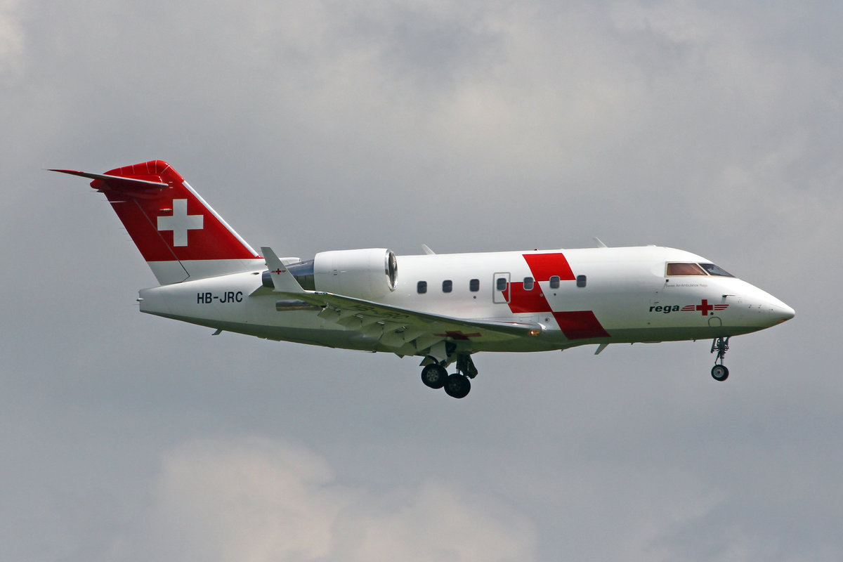 REGA Swiss Air Ambulance, HB-JRC, Bombardier Challenger 604, msn: 5540, 15.Juni 2018, ZRH Zürich, Switzerland.