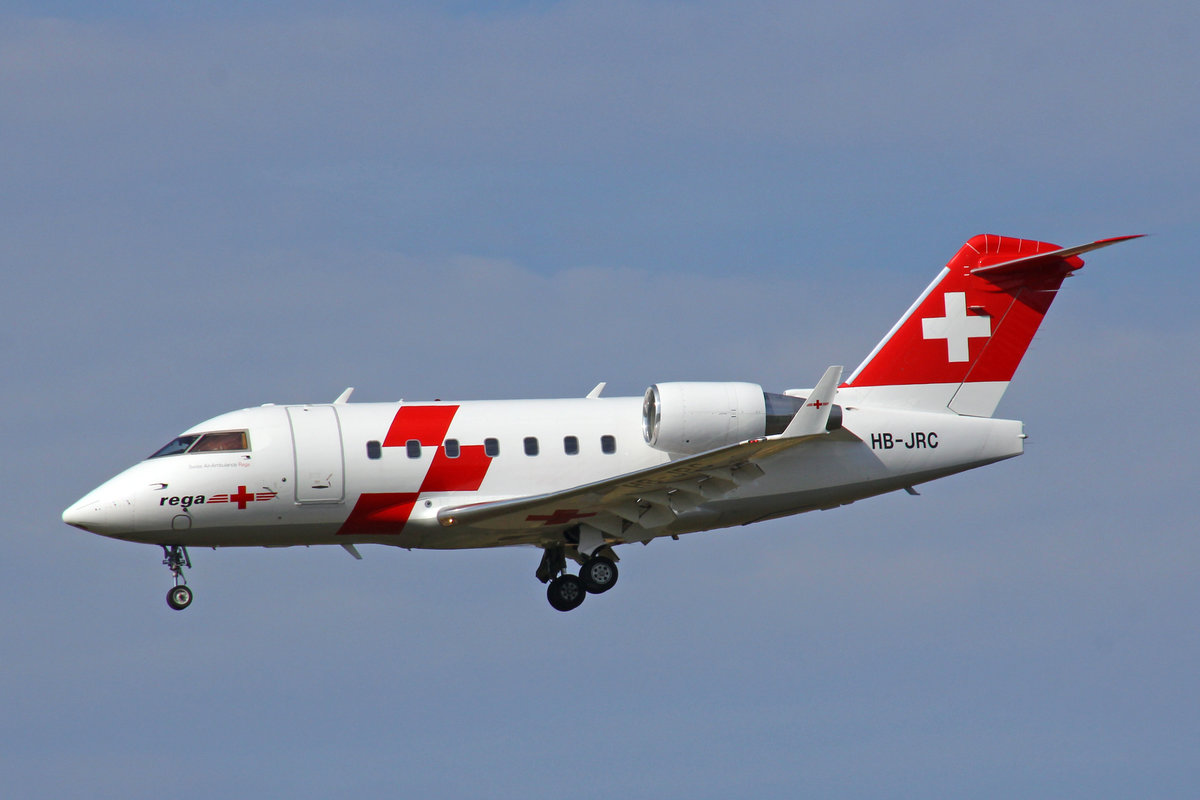 REGA Swiss Air Ambulance, HB-JRC, Bombardier Challenger 604, msn: 5540, 01.August 2018, ZRH Zürich, Switzerland.