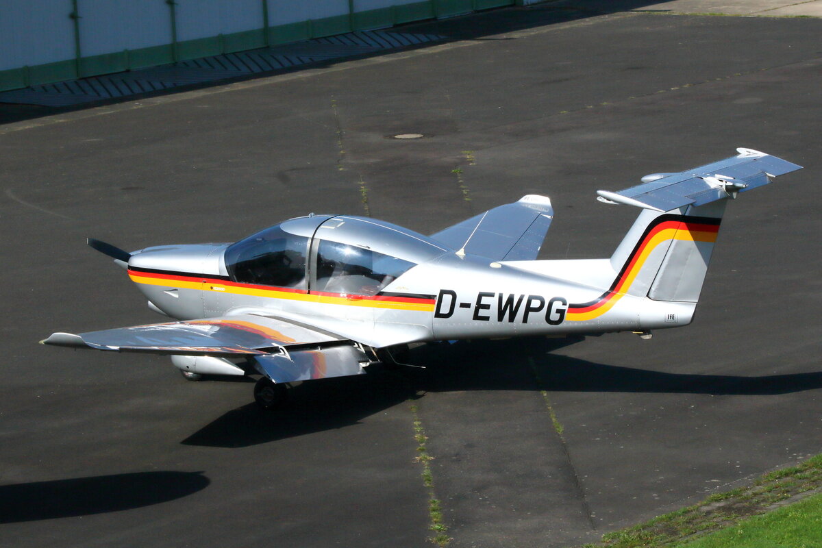 Robin R3000/160, D-EWPG. Bonn-Hangelar (EDKB) am 04.09.2021.