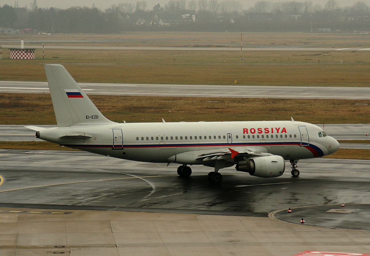 Rossiya A 319-112 EI-EZD am 10.03.2015 auf dem Flughafen Dsseldorf