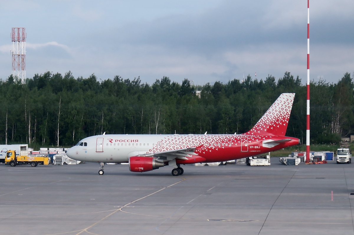 Rossiya - Russian Airlines, VP-BNJ, Airbus A319, in Pulkovo (LED), 21.7.17