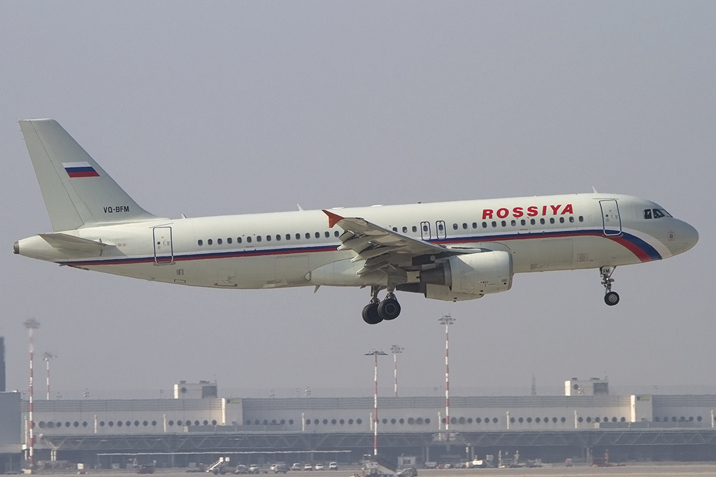 Rossiya, VQ-BFM, Airbus, A320-214, 19.02.2015, MXP, Mailand, Italy 



