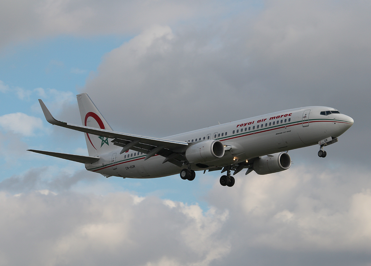 Royal Air Maroc B 737-8B6 CN-RGM bei der Landung in Berlin-Tegel am 04.09.2013