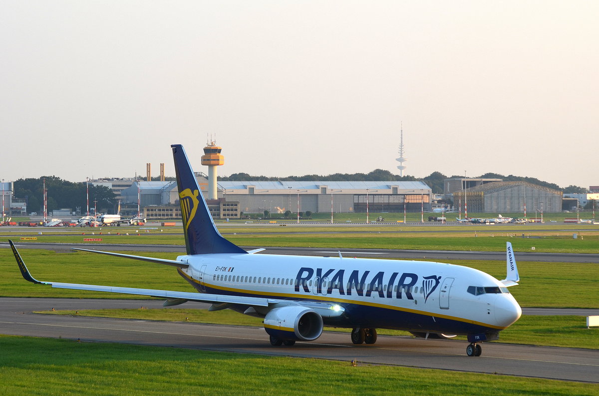 Ryanair Boeing 737-800 EI-FOK beim rollen zum Start in Hamburg Fuhlsbüttel am 14.09.16