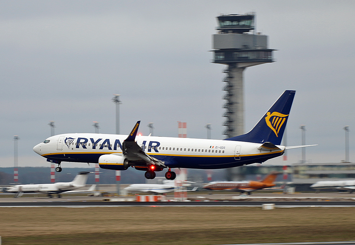 Ryanair, Boeing B 737-8AS, EI-GDS, SXF, 22.02.2019