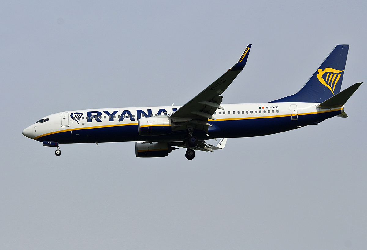 Ryanair, Boeing B 737-8AS. EI-GJD, SXF, 24.04.2018
