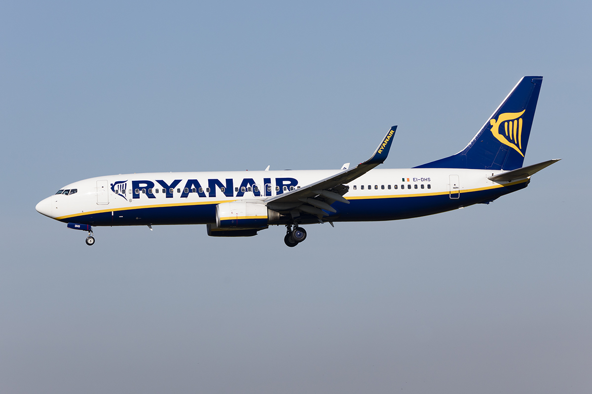 Ryanair, EI-DHS, Boeing, B737-8AS, 01.05.2017, FCO, Roma, Italy 

