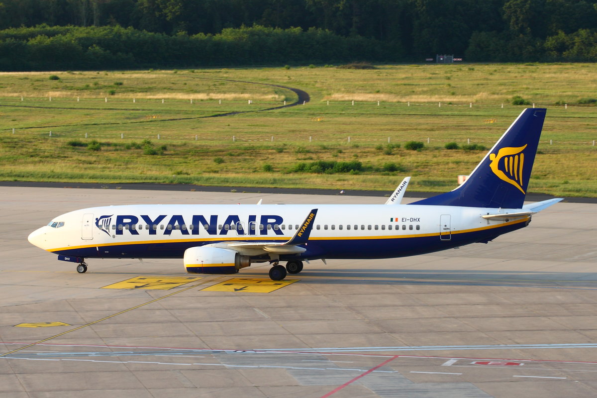 Ryanair, EI-DHX, Boeing B737-8AS. Köln-Bonn (CGN/EDDK) am 16.07.2017.