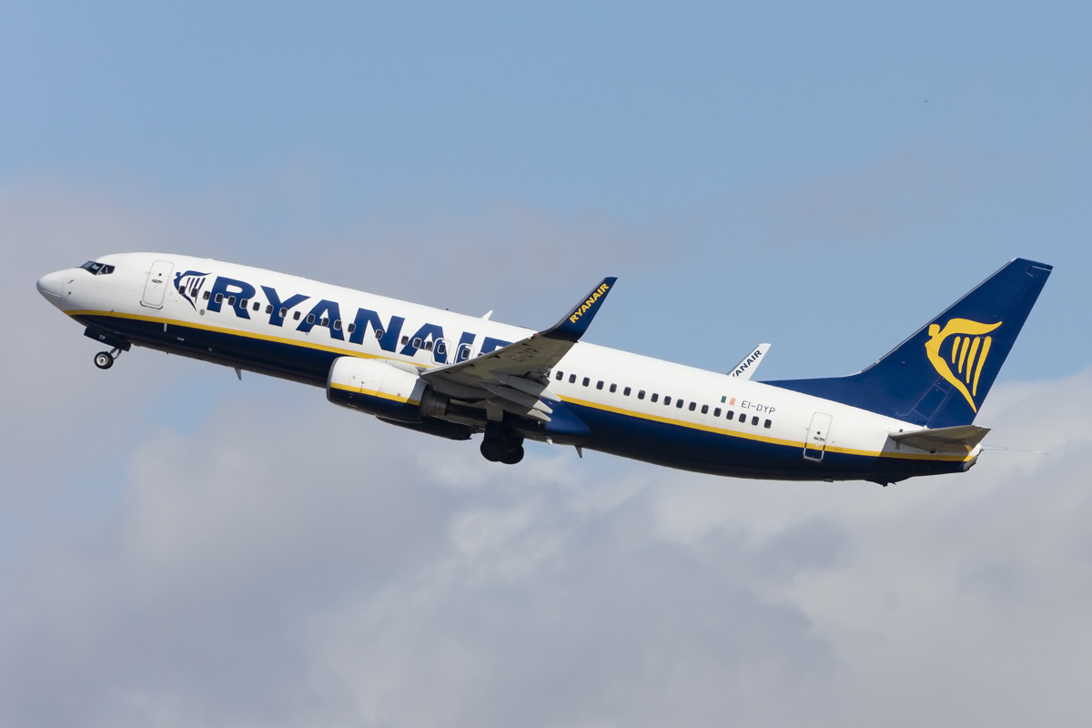 Ryanair, EI-DYP, Boeing, B737-8AS, 24.04.2016, PMI, Palma de Mallorca, Spain 



