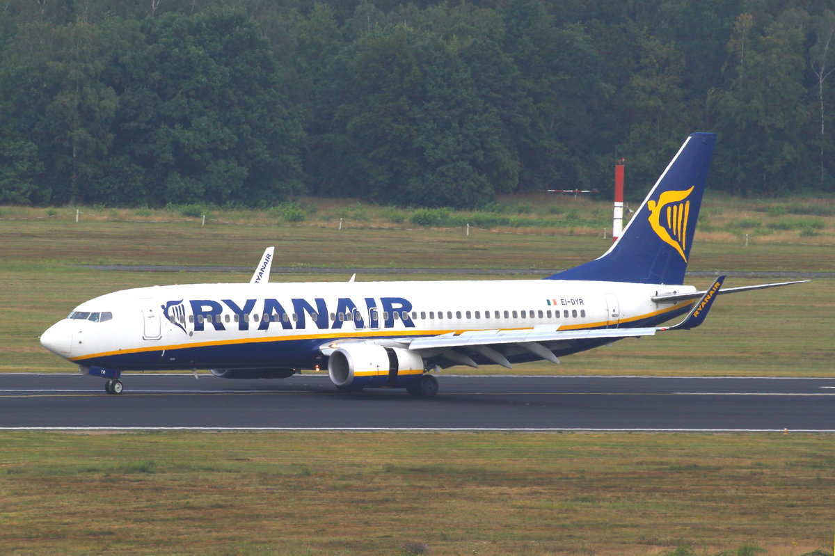 Ryanair, EI-DYR, Boeing 737-8AS. Nach Flug aus Kopenhagen (CPH) gelandet in Köln-Bonn (CGN/EDDK). Aufnahmedatum: 24.07.2016