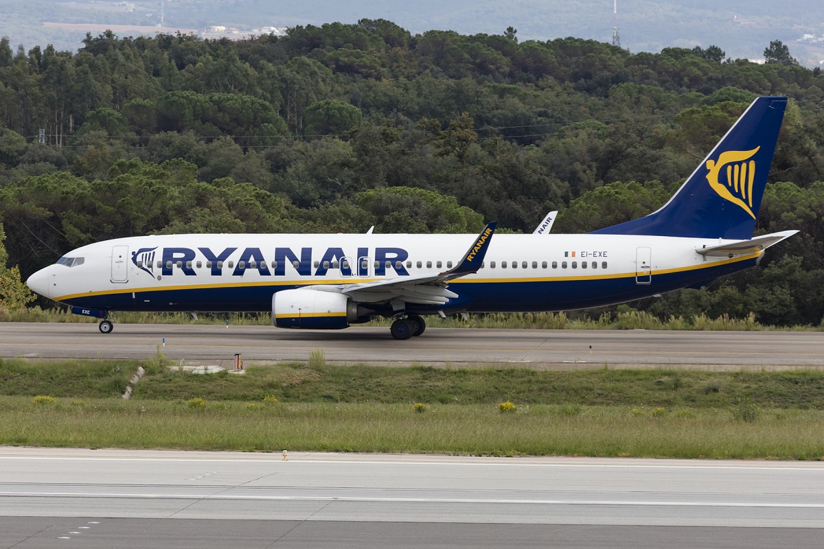 Ryanair, EI-EXE, Boeing, B737-8AS, 01.10.2015, GRO, Girona, Spain 




