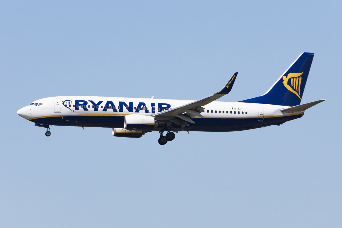 Ryanair, EI-FIB, Boeing, B737-8AS, 30.04.2017, FCO, Roma, Italy 



