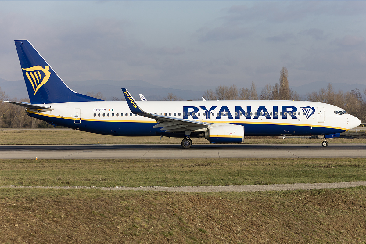 Ryanair, EI-FZV, Boeing, B737-8AS, 12.12.2018, BSL, Basel, Switzerland 




