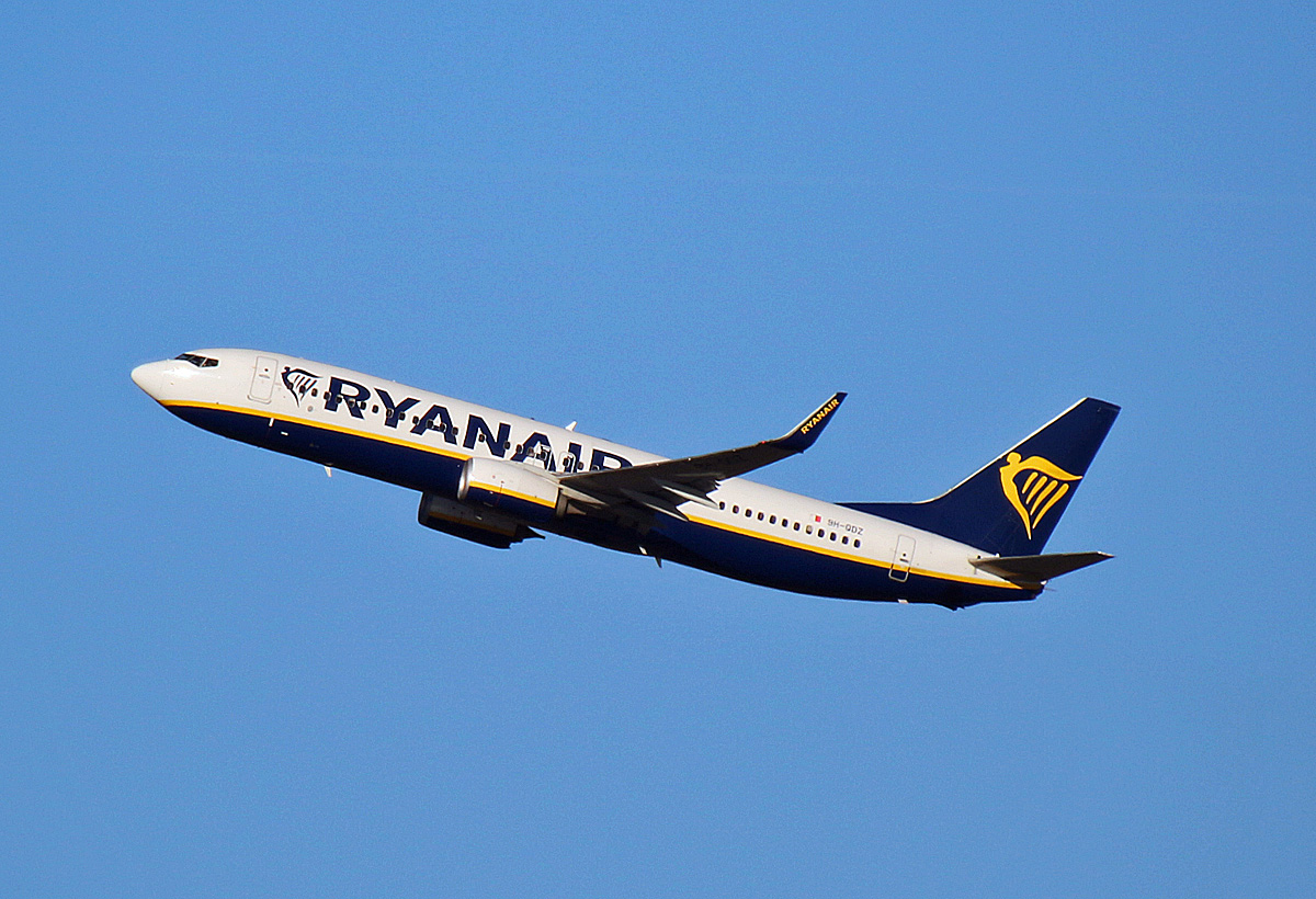 Ryanair( Malta Air), Boeing B 737-8AS, 9H-QDZ, BER, 28.01.2024