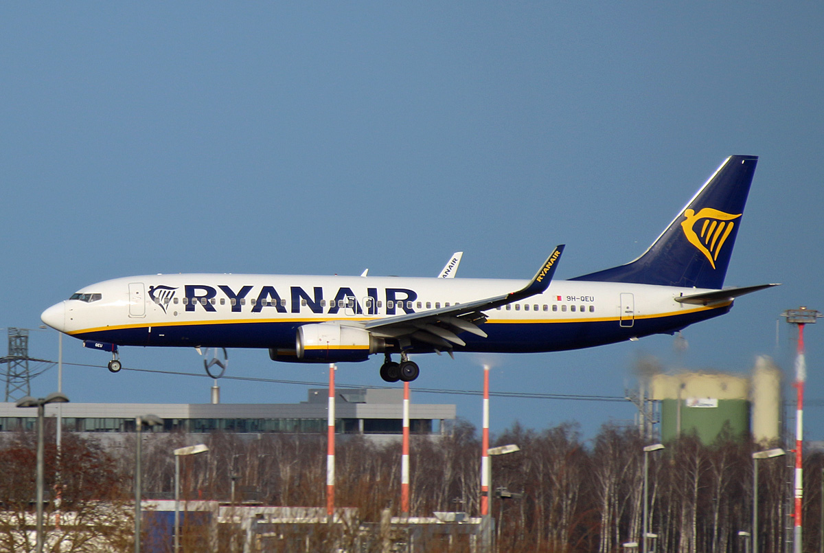 Ryanair(Malta Air), Boeing B 737-8AS, 9H-QEU, BER, 29.12.2022