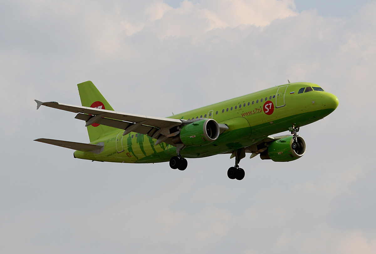 S7 Airlines, Airbus A 319-114, VP-BTO, TXL, 23.09.2016