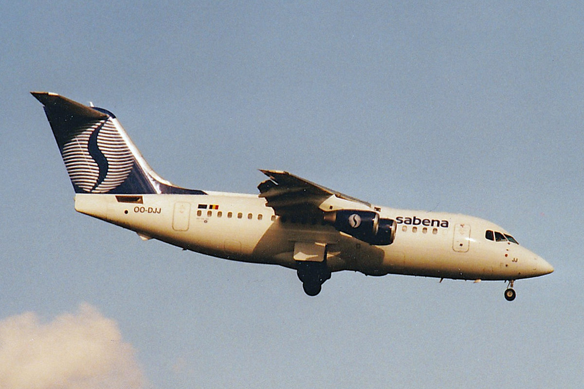 Sabena, OO-DJJ, BAe 146-200, msn: E2196, Oktober 2001, ZRH Zürich, Switzerland. Scan aus der Mottenkiste.
