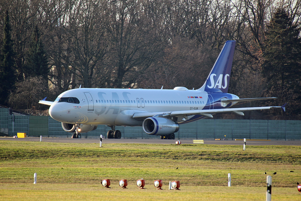 SAS, Airbus A 320-232, OY-KAM, TXL, 29.12.2019