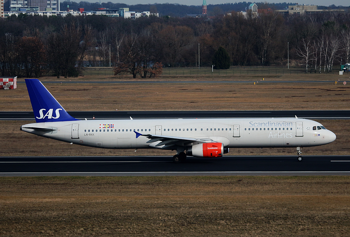 SAS, Airbus A 321-232, LN-RKK, TXL, 04.03.2017