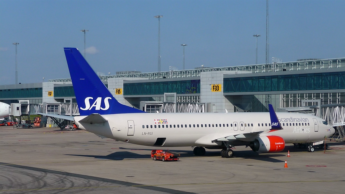 SAS LN-RGI Boeing 737 Next Gen am Flughafen Stockholm-Arlanda, 19.9.2014