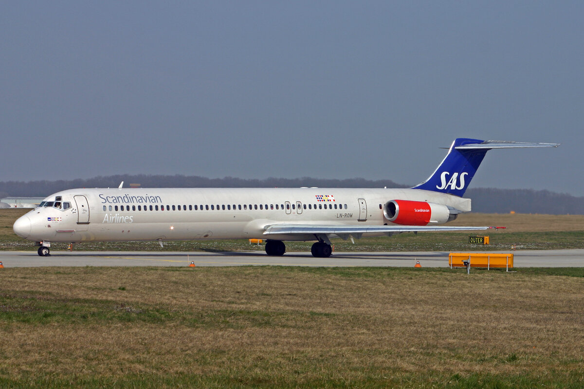 SAS Scandinavian Airlines, LN-RMP, McDonnell Douglas MD-82, msn: 49438/1353, 16.März 2007, GVA Genève, Switzerland.