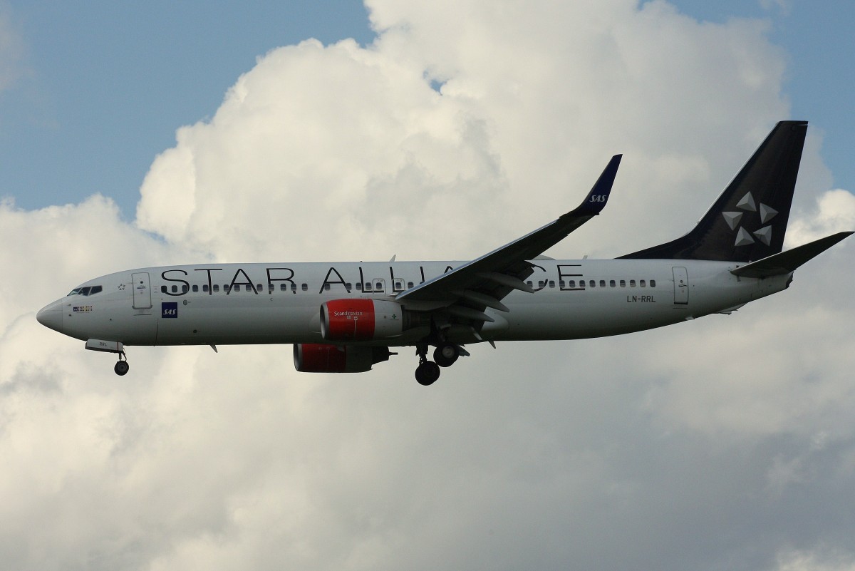 SAS Scandinavian Airlines,LN-RRL,(c/n 28328),Boeing 737-883(WL),26.07.2015,HAM-EDDH,Hamburg,Germany(Star Alliance cs.)