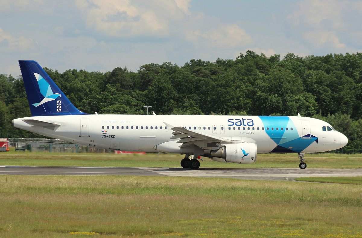 SATA, CS-TKK, MSN 2390, Airbus A 320-214, 04.06.2017,FRA-EDDF, Frankfurt, Germany (Name: Corvo) 