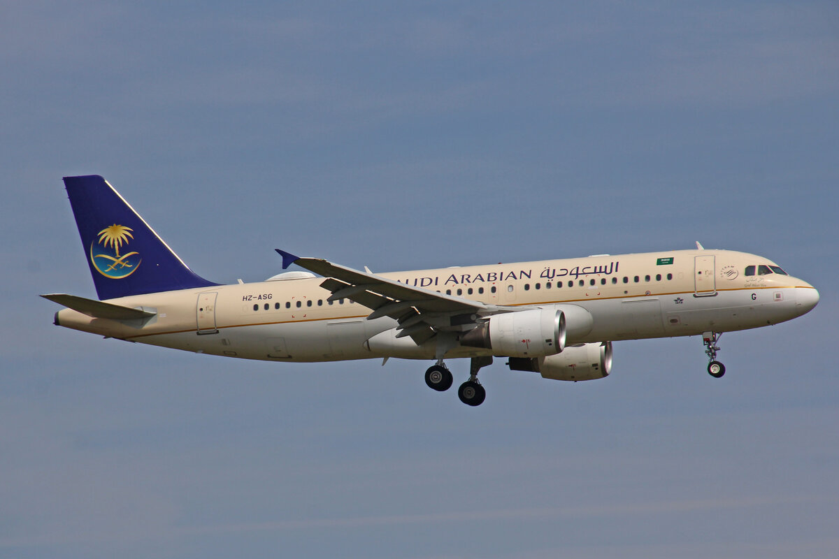 Saudi Arabian Airlines, HZ-ASG, Airbus A320-214, msn: 5223, 10.April 2023, ZRH Zürich, Switzerland.