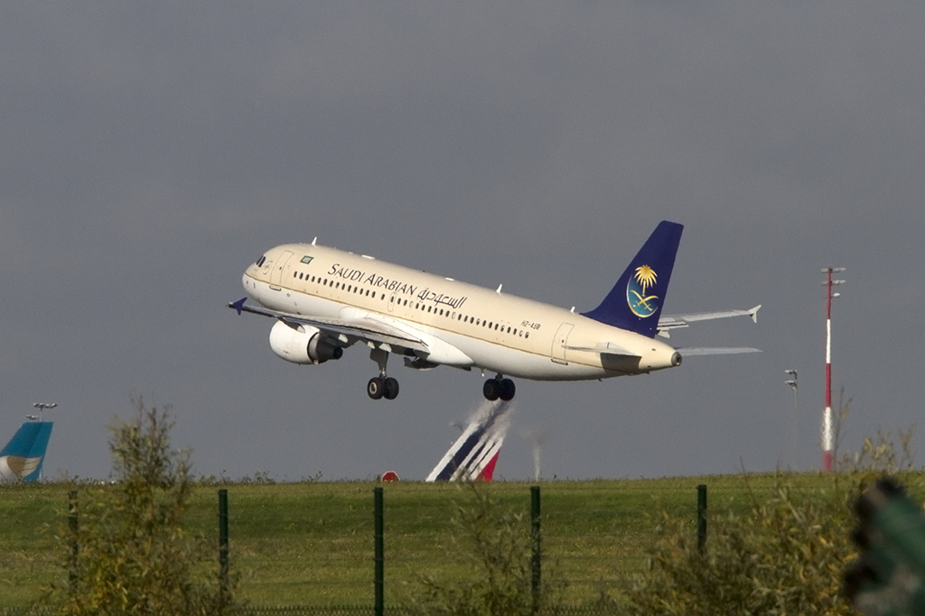 Saudi Arabien Airlines, HZ-ASB, Airbus, A320-214, 23.10.2013, CDG, Paris, France 



