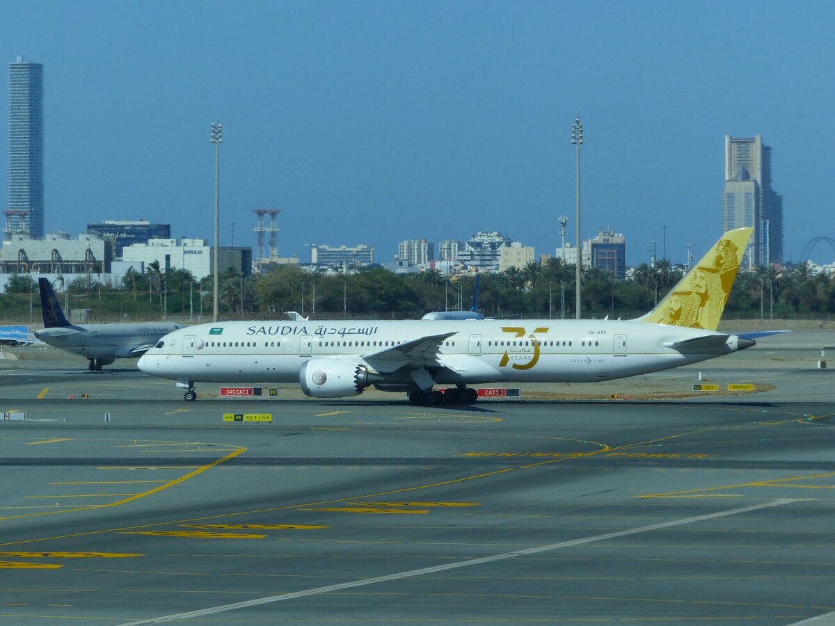 Sausia, Boeing 787-9 Dreamliner, HZ-ARE, Jeddah International Airport (JED/OEJN), 11.4.2024