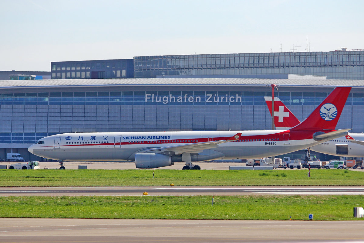 Sichuan Airlines, B-8690, Airbus A330-343E, msn: 1825, 26.September 2018, ZRH Zürich, Switzerland.