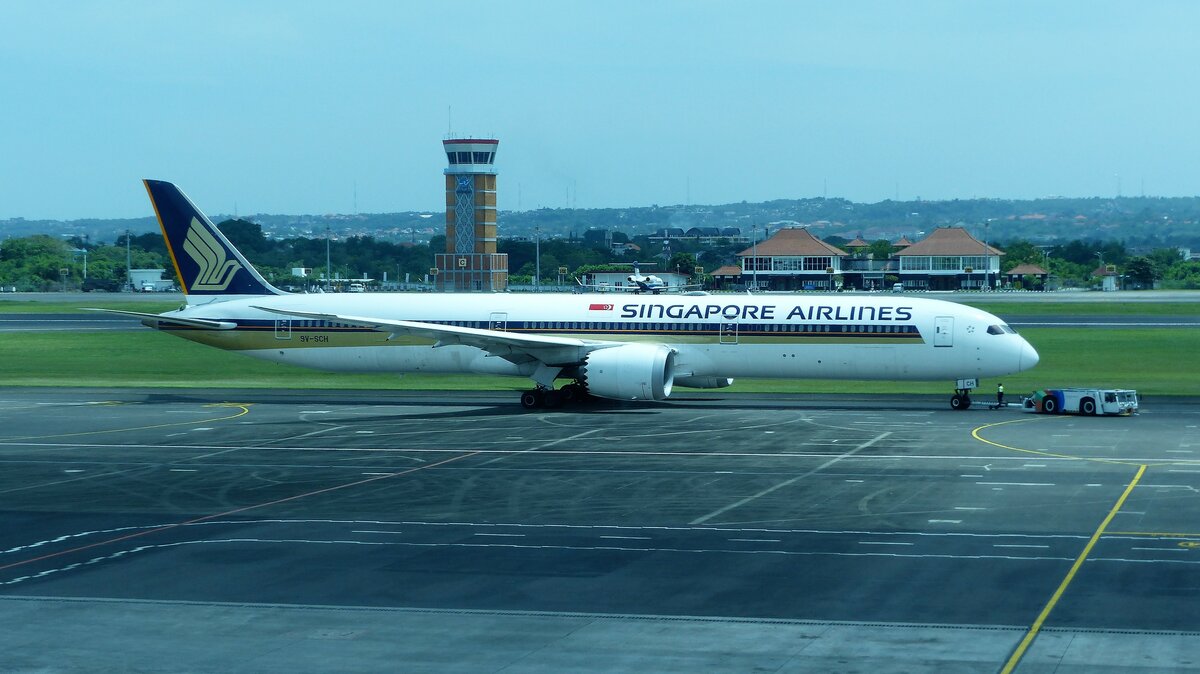 Singapur Airlines, Boeing 787-10 Dreamliner, 9V-SCH, Denpasar (DPS), 12.11.2022