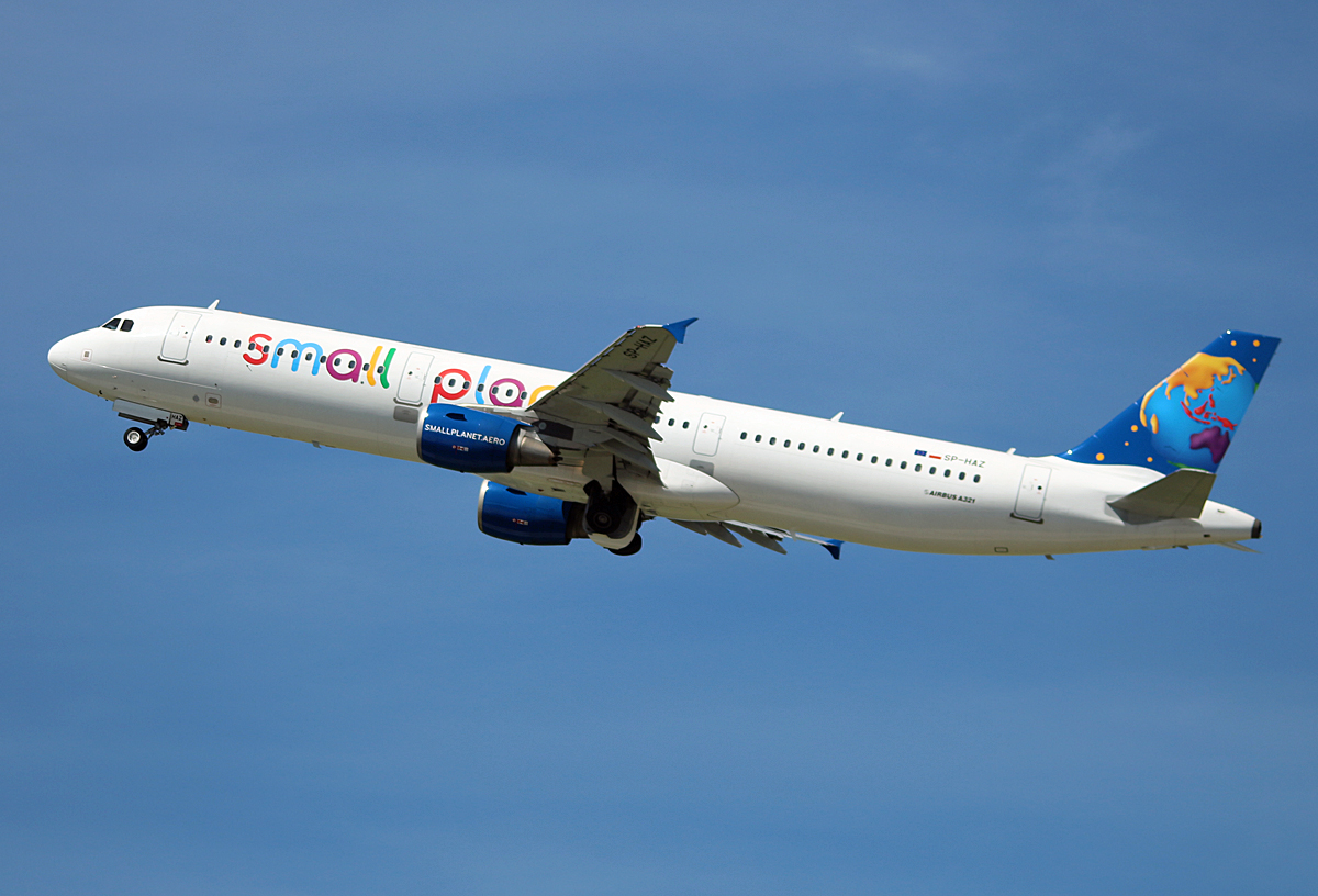 Small Planet Airlines Poland, Airbus A 321-211, SP-HAZ, DUS, 17.05.2017