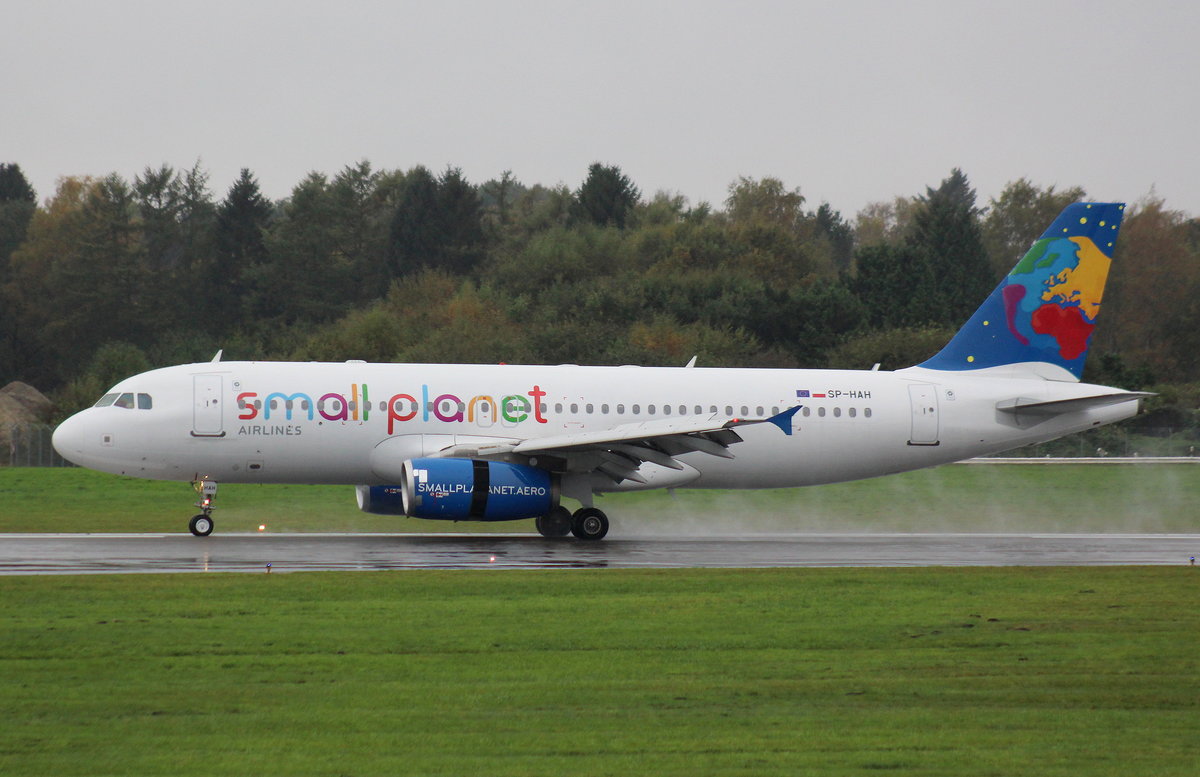 Small Planet Airlines Poland, SP-HAH, MSN 2118, Airbus A 320-233,22.10.2017, HAM-EDDH, Hamburg, Germany 