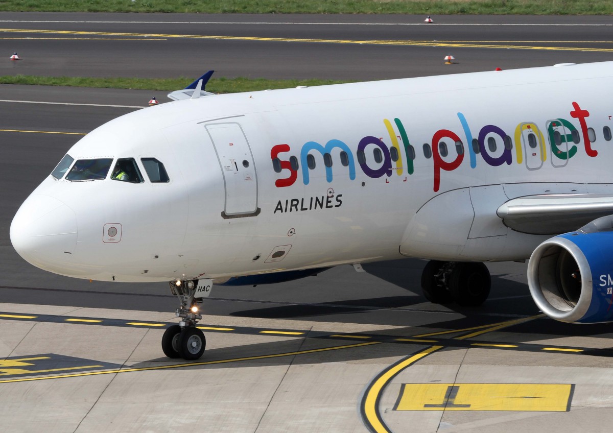 Small Planet Airlines, SP-HAC, Airbus, A 320-200 (Bug/Nose), 02.04.2014, DUS-EDDL, Dsseldorf, Germany 