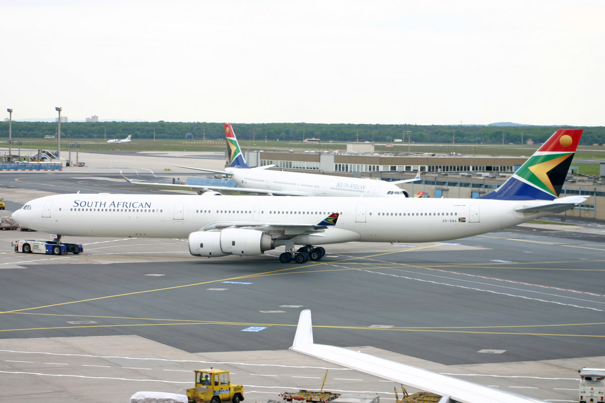 South African Airways, ZS-SNA, Airbus A340-642, msn: 410, 18.Mai 2005, FRA Frankfurt, Germany.