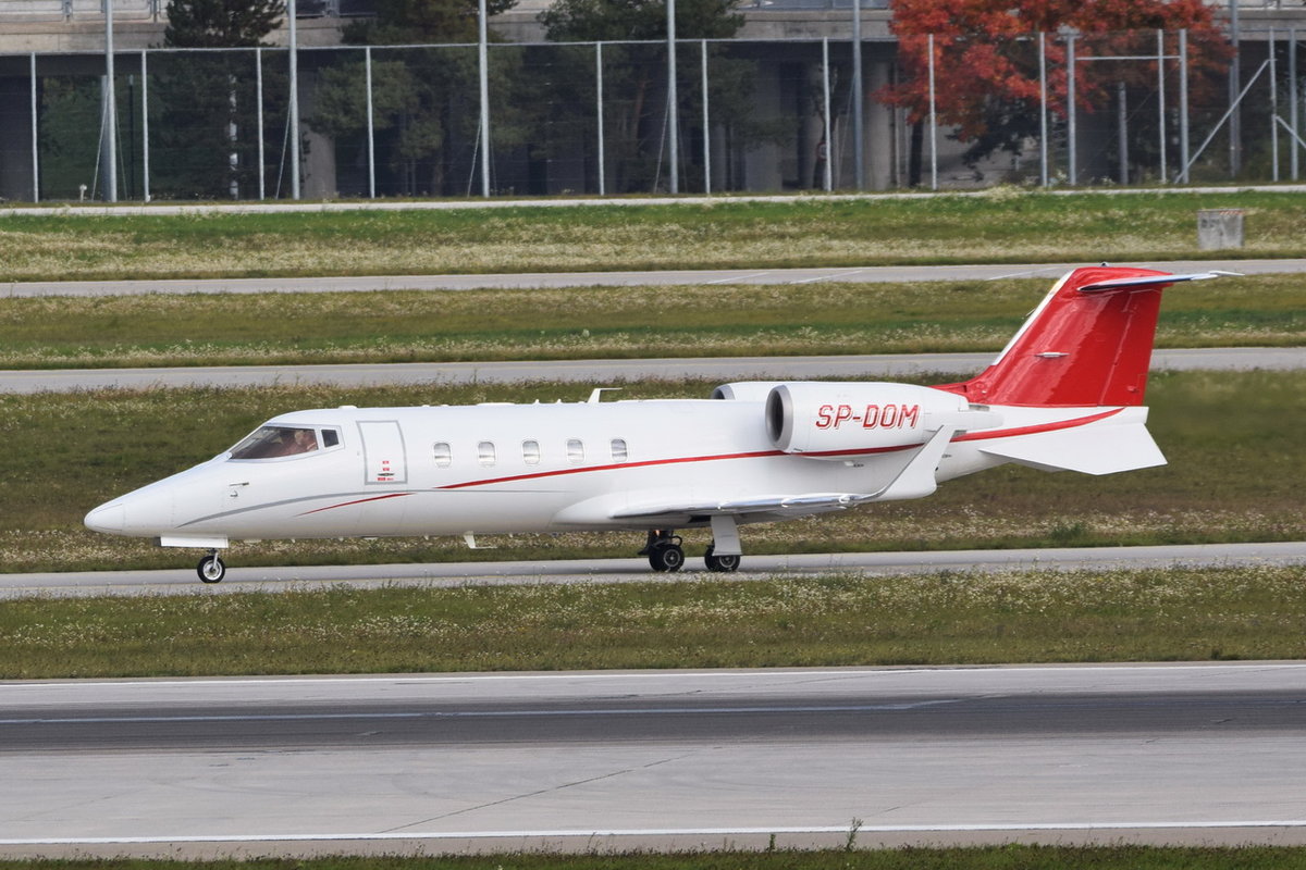 SP-DOM private Bombardier Learjet 60XR   , MUC , 06.10.2017
