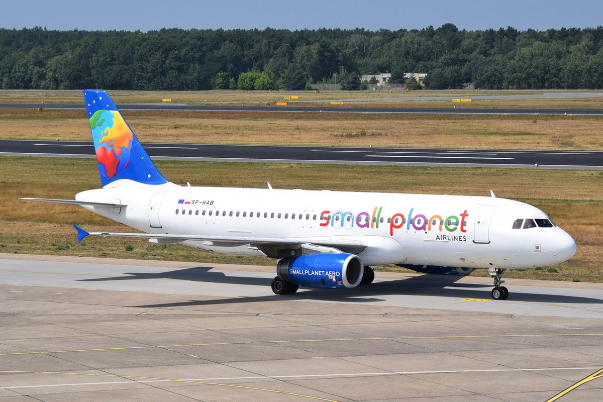 SP-HAB Small Planet Airlines Poland Airbus A320-232 , TXL , 13.07.2018