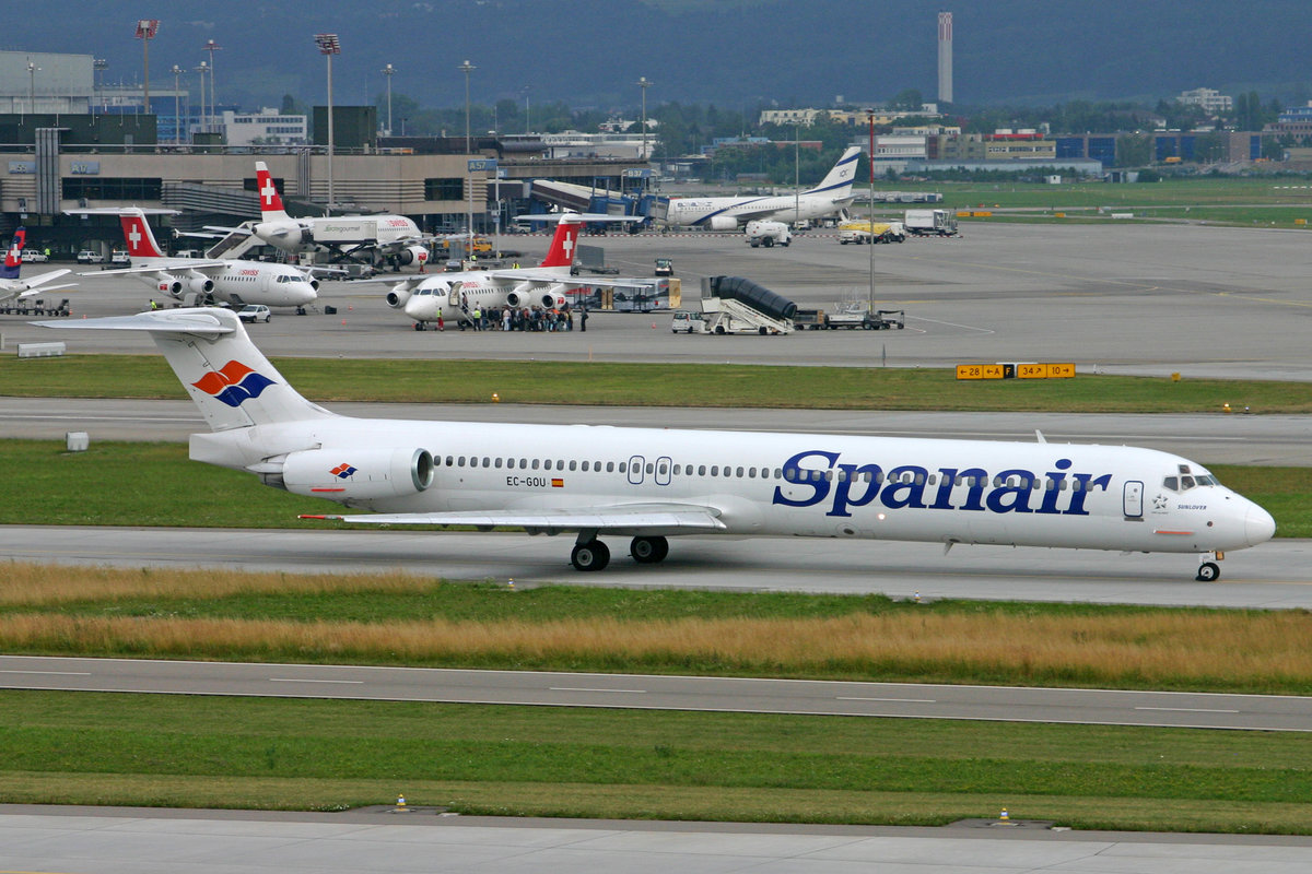 Spanair, EC-GOU, McDonnell Douglas MD-83, msn: 53198/1847,  Sunlover , 07.Juli 2006, ZRH Zürich, Switzerland.