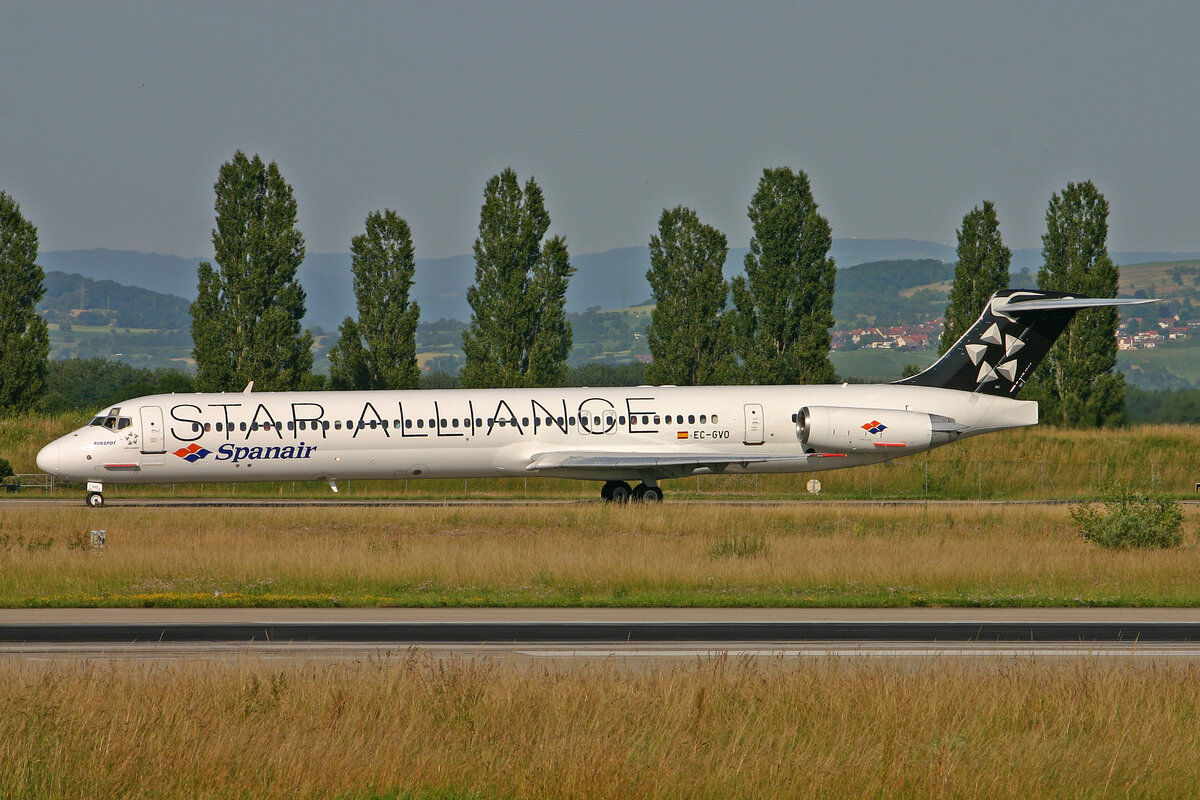 Spanair, EC-GVO, McDonnell Douglas MD-83, msn: 49642/1421,  Sunspot , 21.Juni 2008, BSL Basel - Mühlhausen, Switzerland.