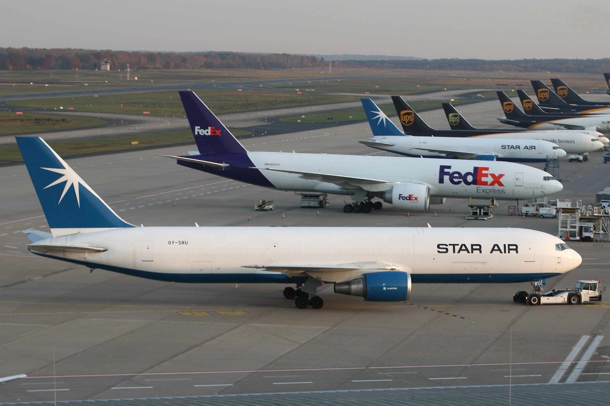 Star Air, Boeing 767-36N(ER)(BDSF), OY-SRU. Köln-Bonn (EDDK) am 24.11.2019.