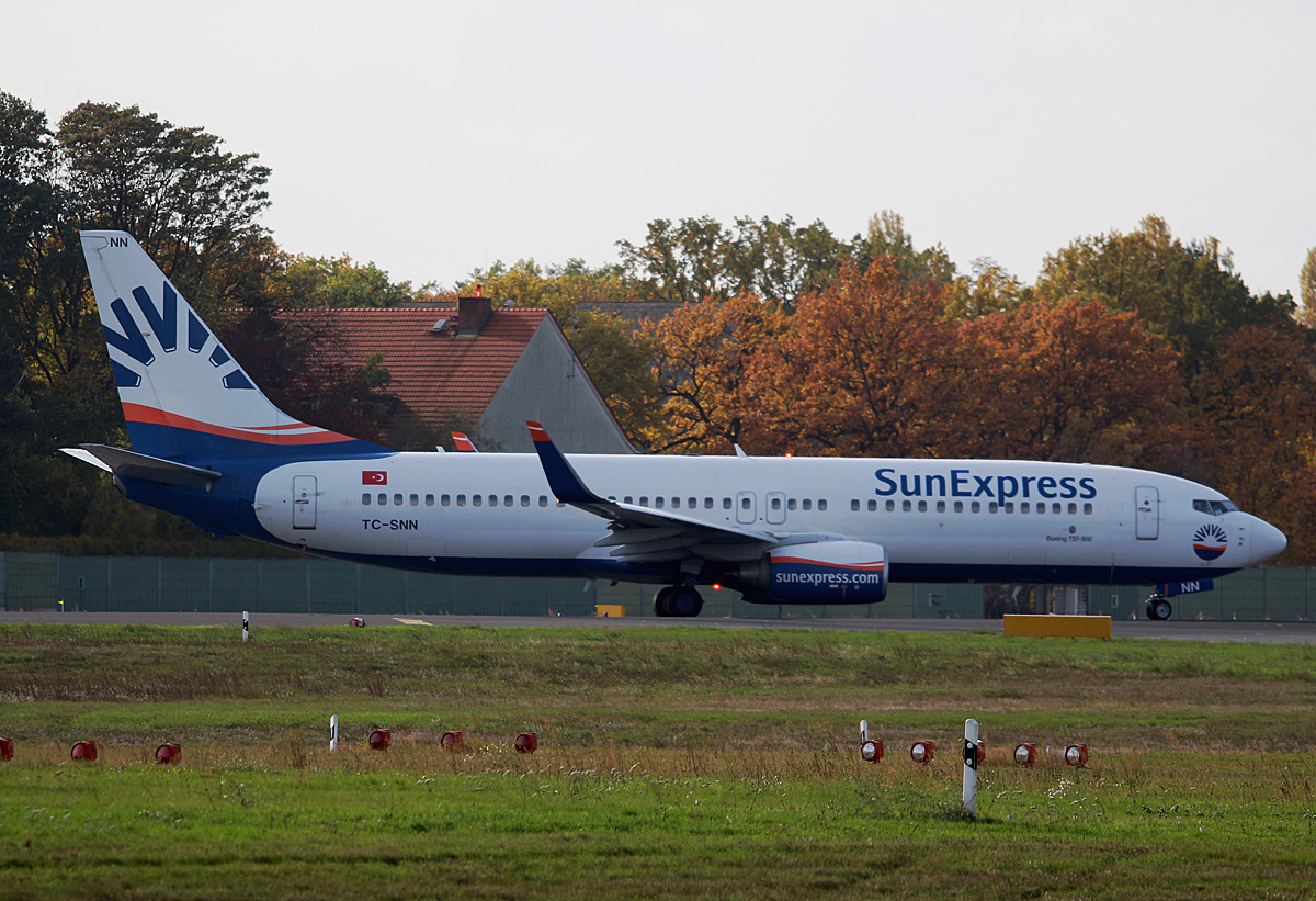 SunExpress, Boeing B 737-8HC, TC-SNN, TXL, 29.10.2016