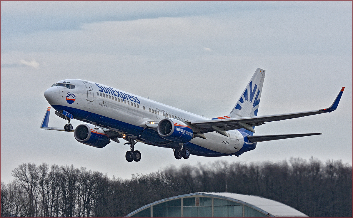 SunExpress D-ASXV; Boeing 737-800; Maribor Flughafen MBX, Trainingsflug; 13.3.2019